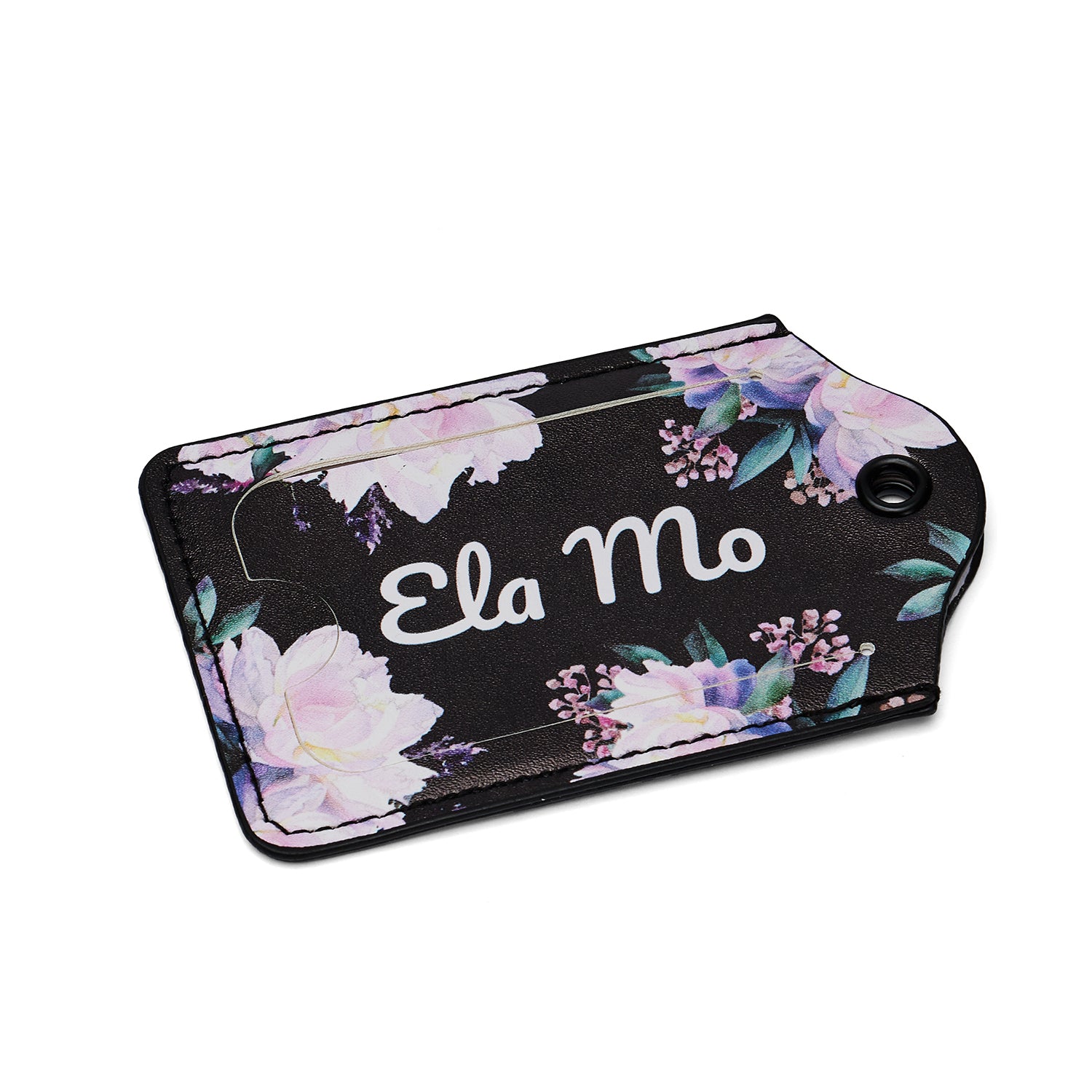 Ela Mo™ Gepäckanhänger | Beauty in Darkness. Ein geblümter Anhänger auf weißem Hintergrund.