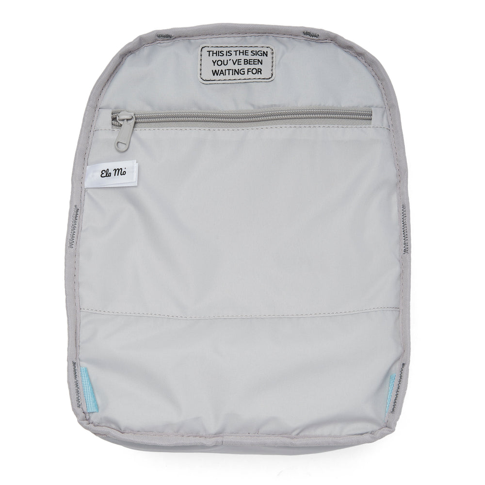 Ela Mo™ Mini Rucksack | Old Mint. Grauer Innenbereich des Rucksacks mit Innenfach und Reißverschluss.