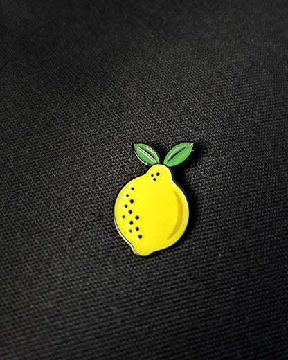 Ela Mo™ Pin für Rucksäcke | Zitrone