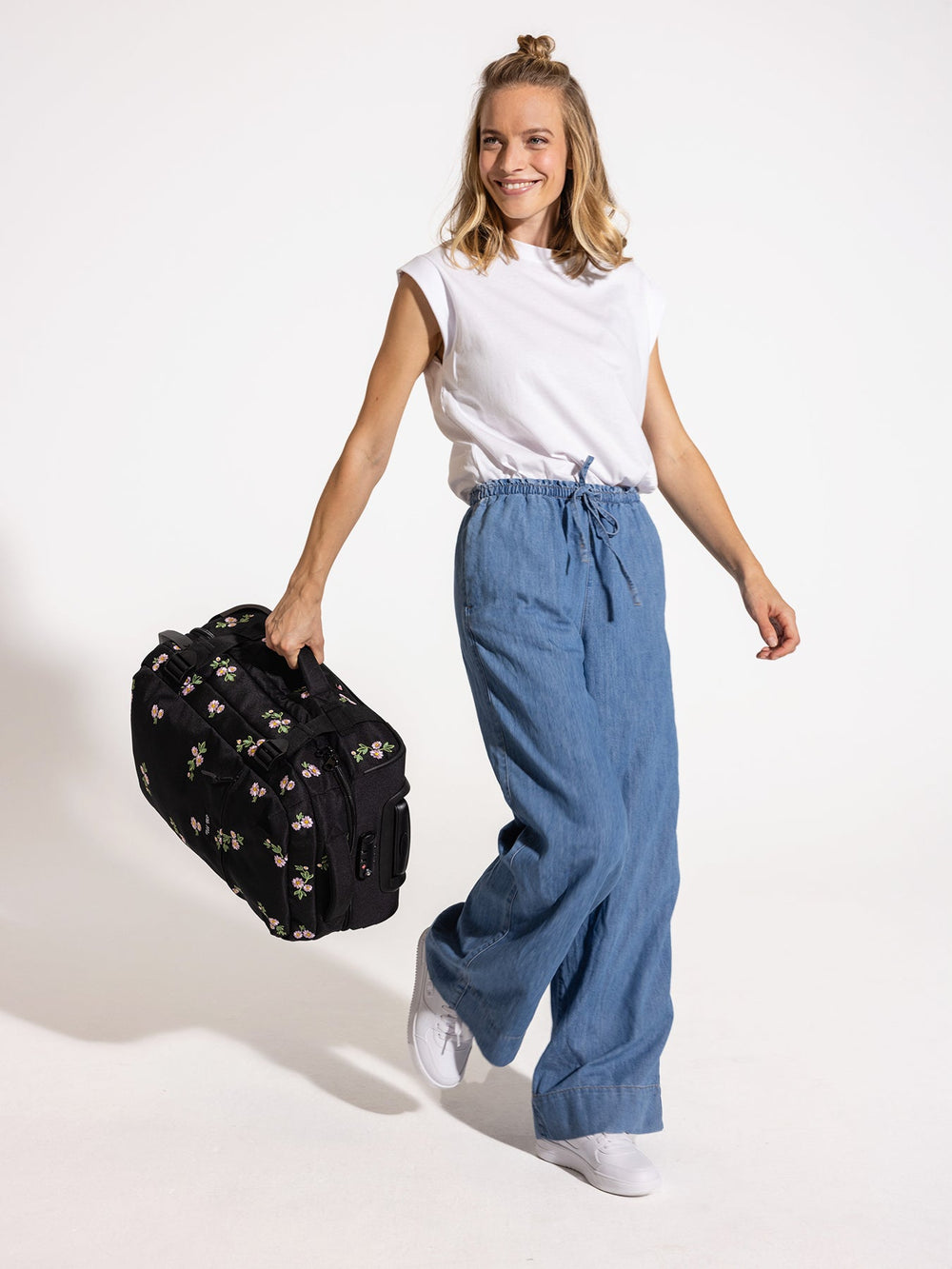 Ela Mo™ Reisetasche mit Rollen 42 Liter | Embroidery Edition Upsy Daisy