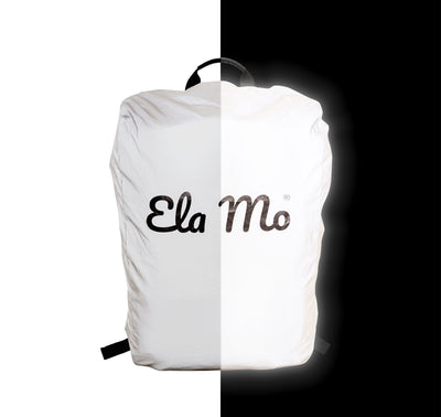 Ela Mo™ Rucksack Regenschutz. Ein reflektierender Regenschutz für Rucksack mit Herstellerlogo in der MItte.